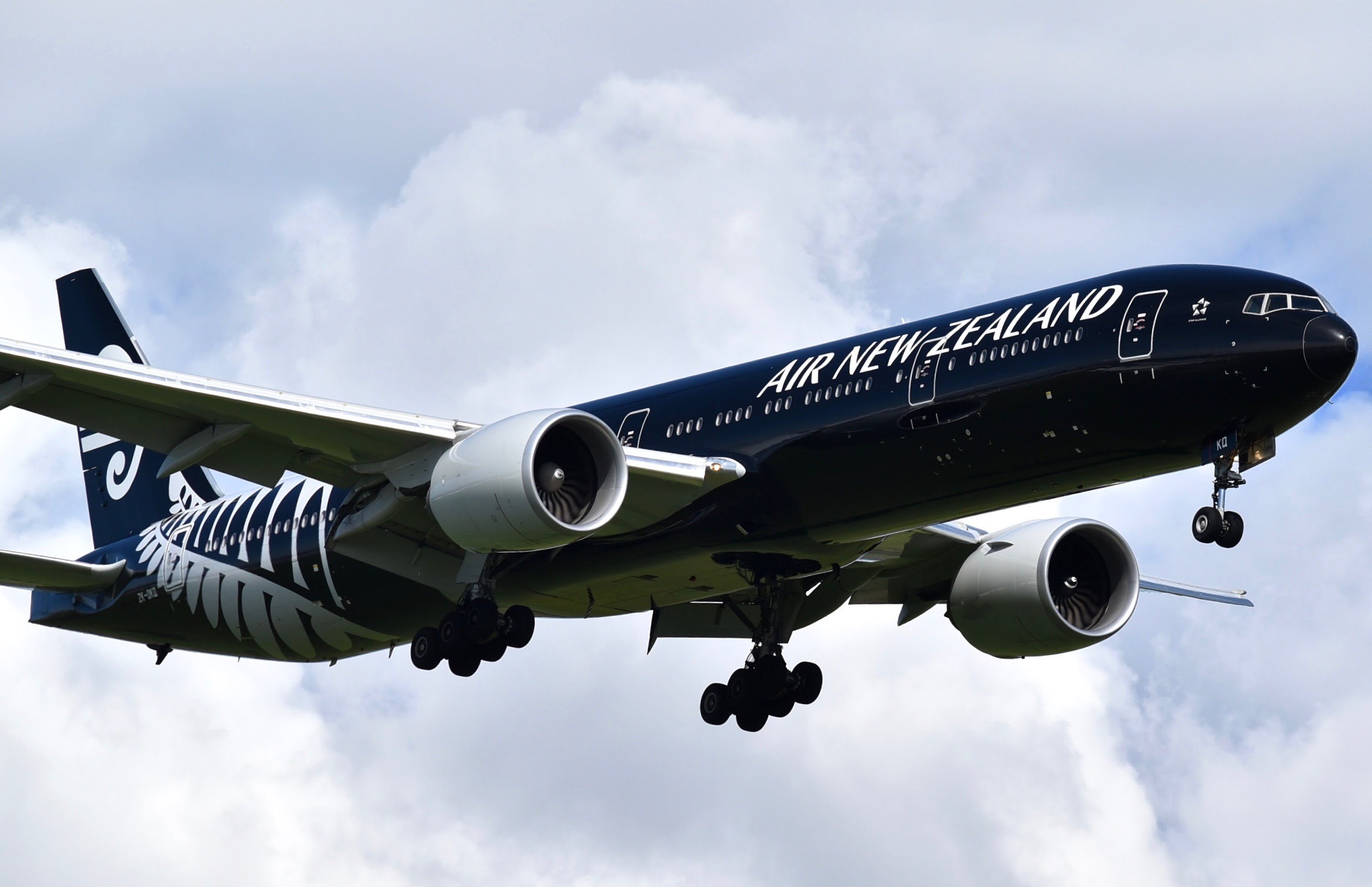 VIDEO Air New Zealand All Black 777 Landing at Melbourne