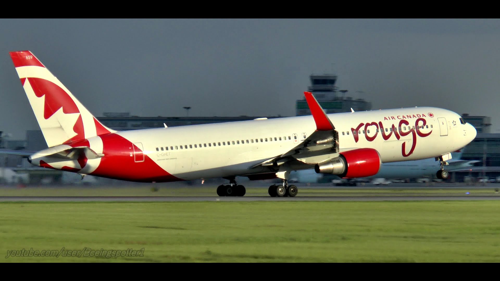 VIDEO Air Canada Rouge 767 Late Evening Landing Takeoff VIDEO Air Canada Rouge 767 Late Evening Landing Takeoff