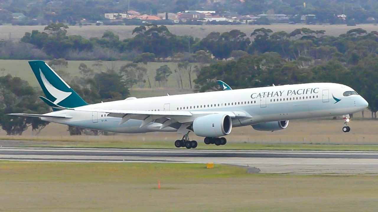 Video Cathay Pacific Airbus A350 900 Landing