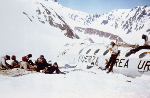 onthisday-in-1972-uruguayan-air-force-flight-571-crashes-in-the-andes