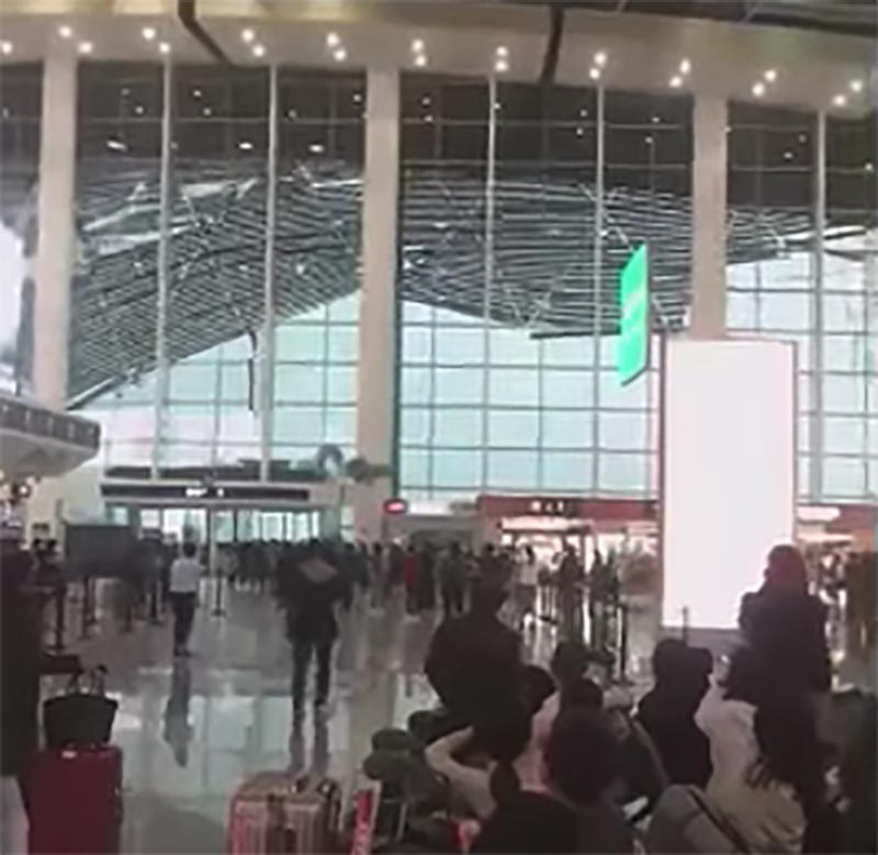 ALERT Part of roof collapsed at China's Nanchang Airport (video) - AIRLIVE