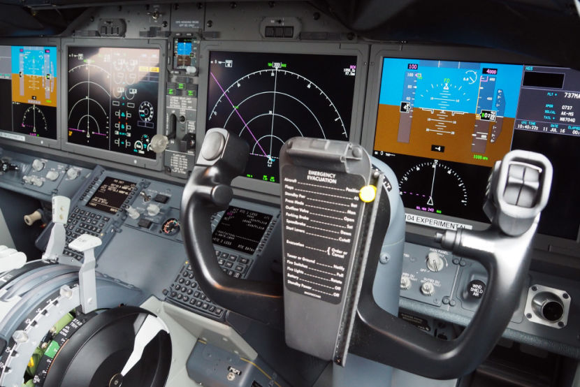 737 max cockpit