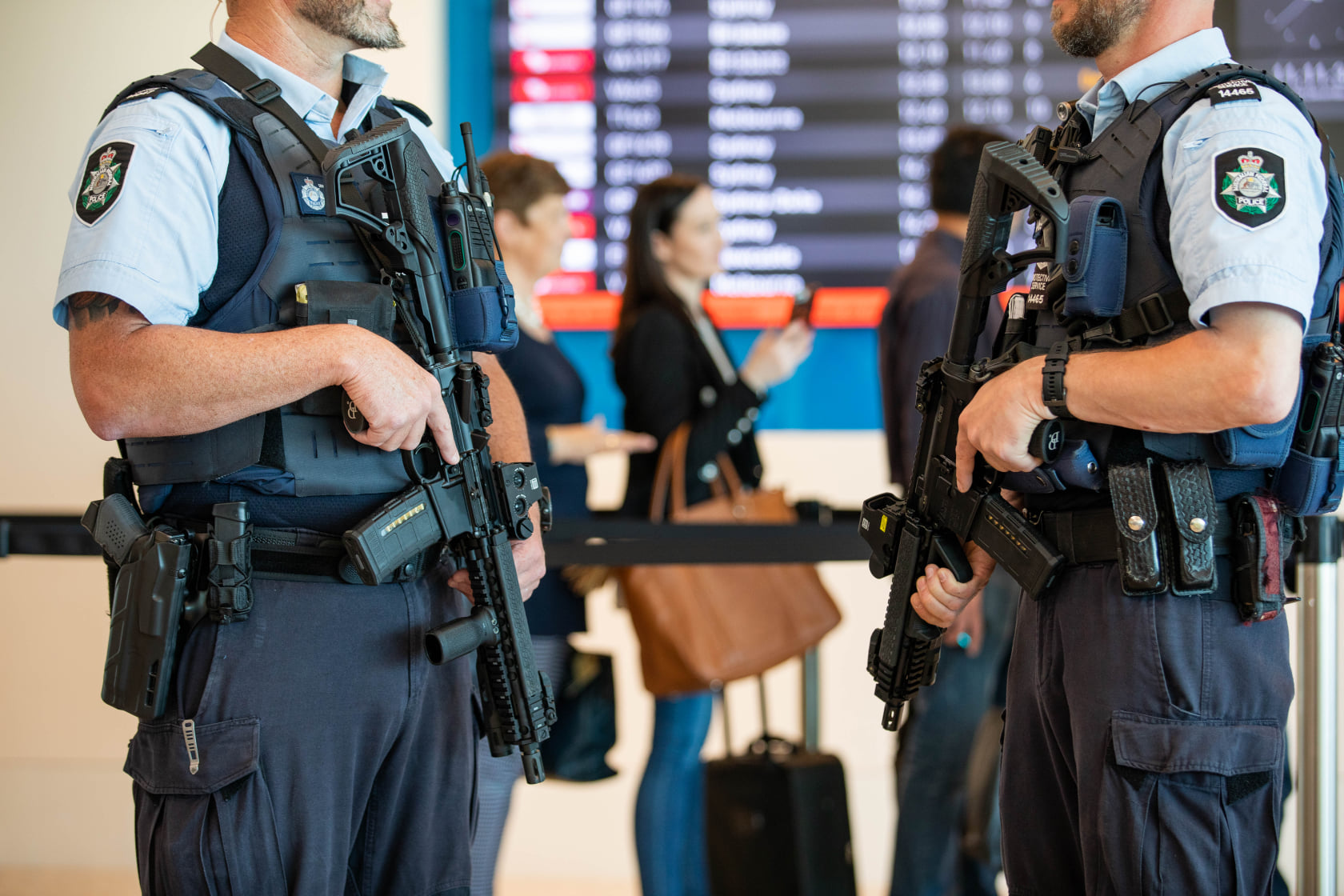 Afstå Fighter landmænd Anti-terror police with assault rifles to patrol Australian airports -  AIRLIVE