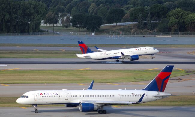 Delta A321 Aborts Takeoff as Learjet invaded the Runway