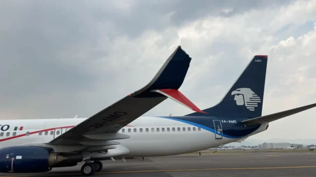 a ground collision occurred between an Aeromexico Boeing 737-800 (XA-AMO) and a Delta Air Lines Boing 757-200 (N649DL)