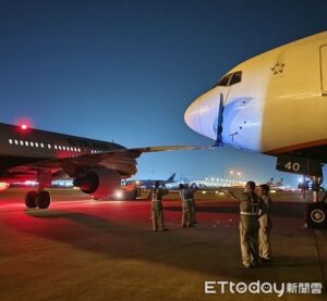 An accident was reported in the tractor operation of Evergreen Hangqin, which caused the wing tip of the B-16227 to hit the nose of the B-16740. (Photo/Courtesy of Reader)